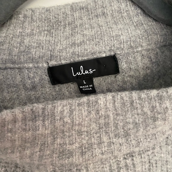 Open-back Lulus Crop Gray Sweater - Picture 3 of 5